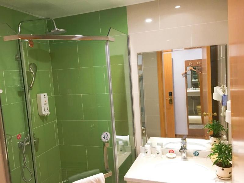 Greentree Inn Jiangxi Fuzhou Gandong Bridge Express Hotel Esterno foto